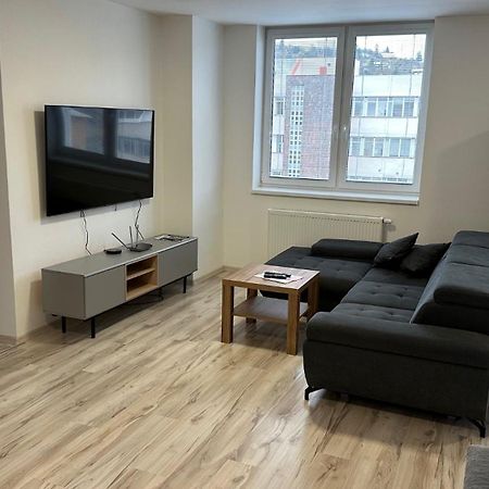 2 Room Apartment With Balcony Liptovsky Mikulas Bagian luar foto