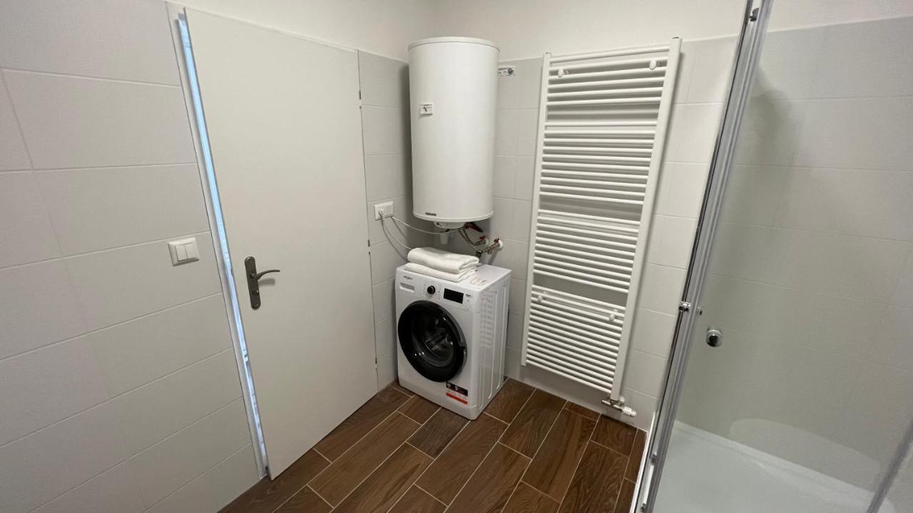 2 Room Apartment With Balcony Liptovsky Mikulas Bagian luar foto