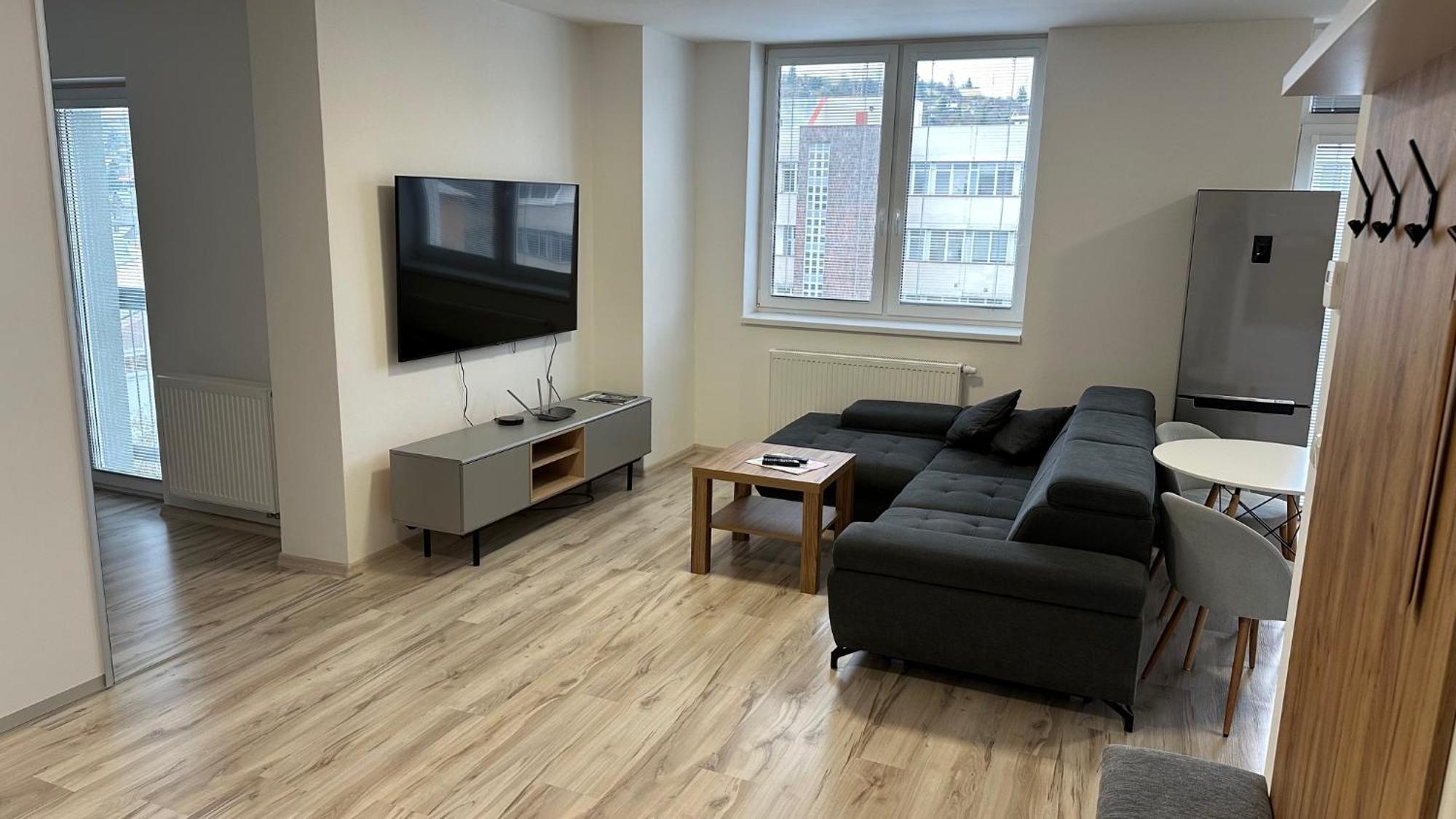 2 Room Apartment With Balcony Liptovsky Mikulas Bagian luar foto