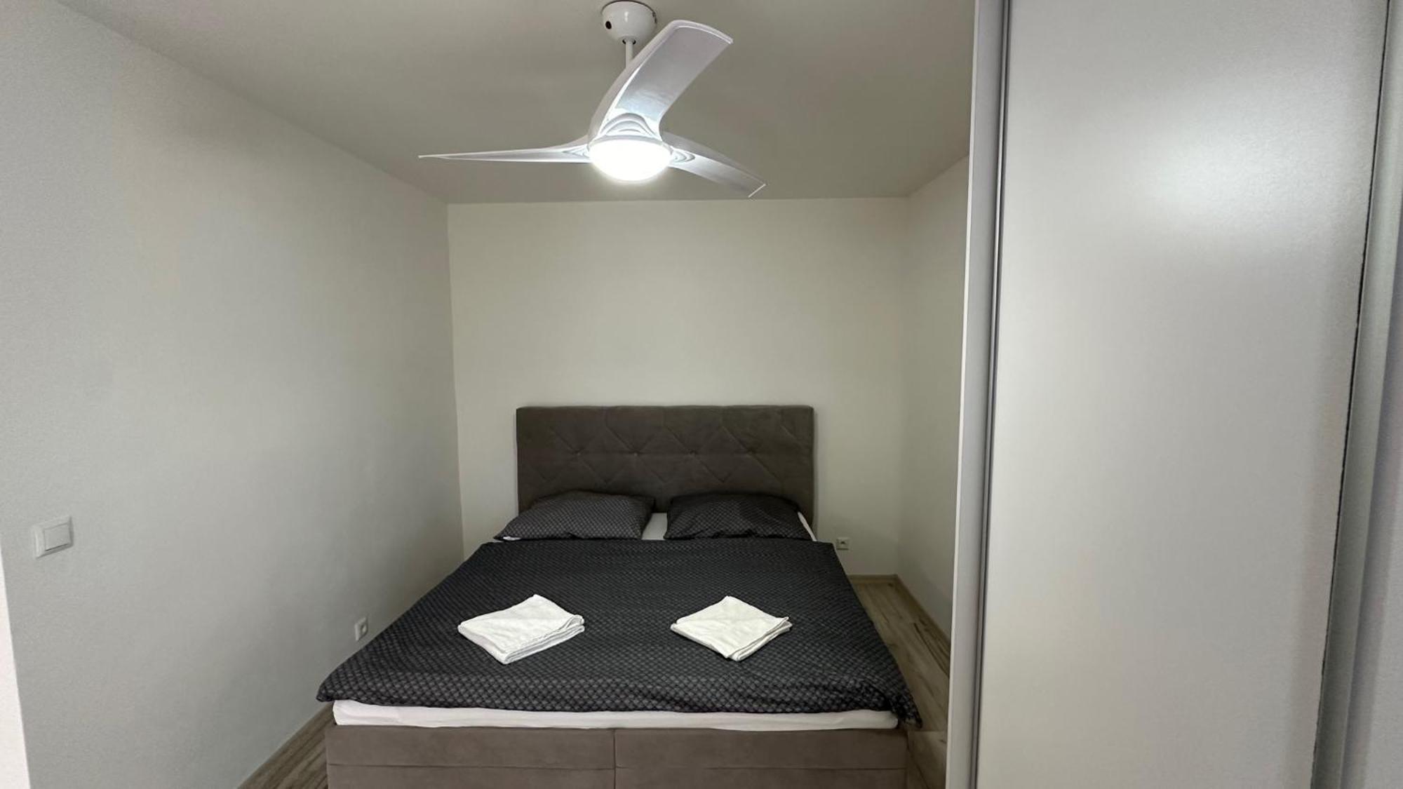 2 Room Apartment With Balcony Liptovsky Mikulas Bagian luar foto