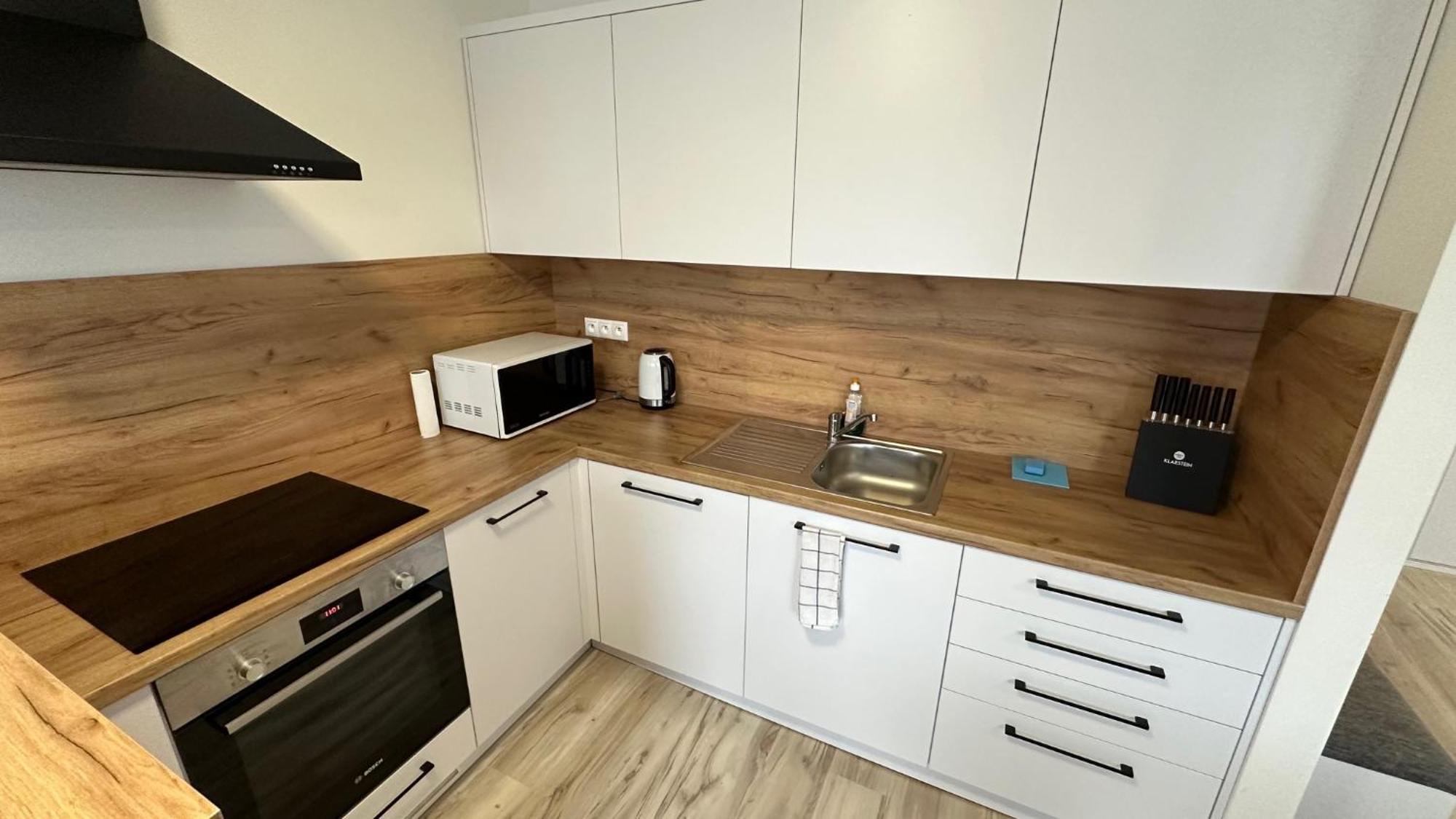 2 Room Apartment With Balcony Liptovsky Mikulas Bagian luar foto